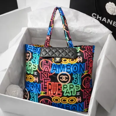 CHANEL 2en1 Matelasse Grained Calfskin Nylon Eco-Bag.