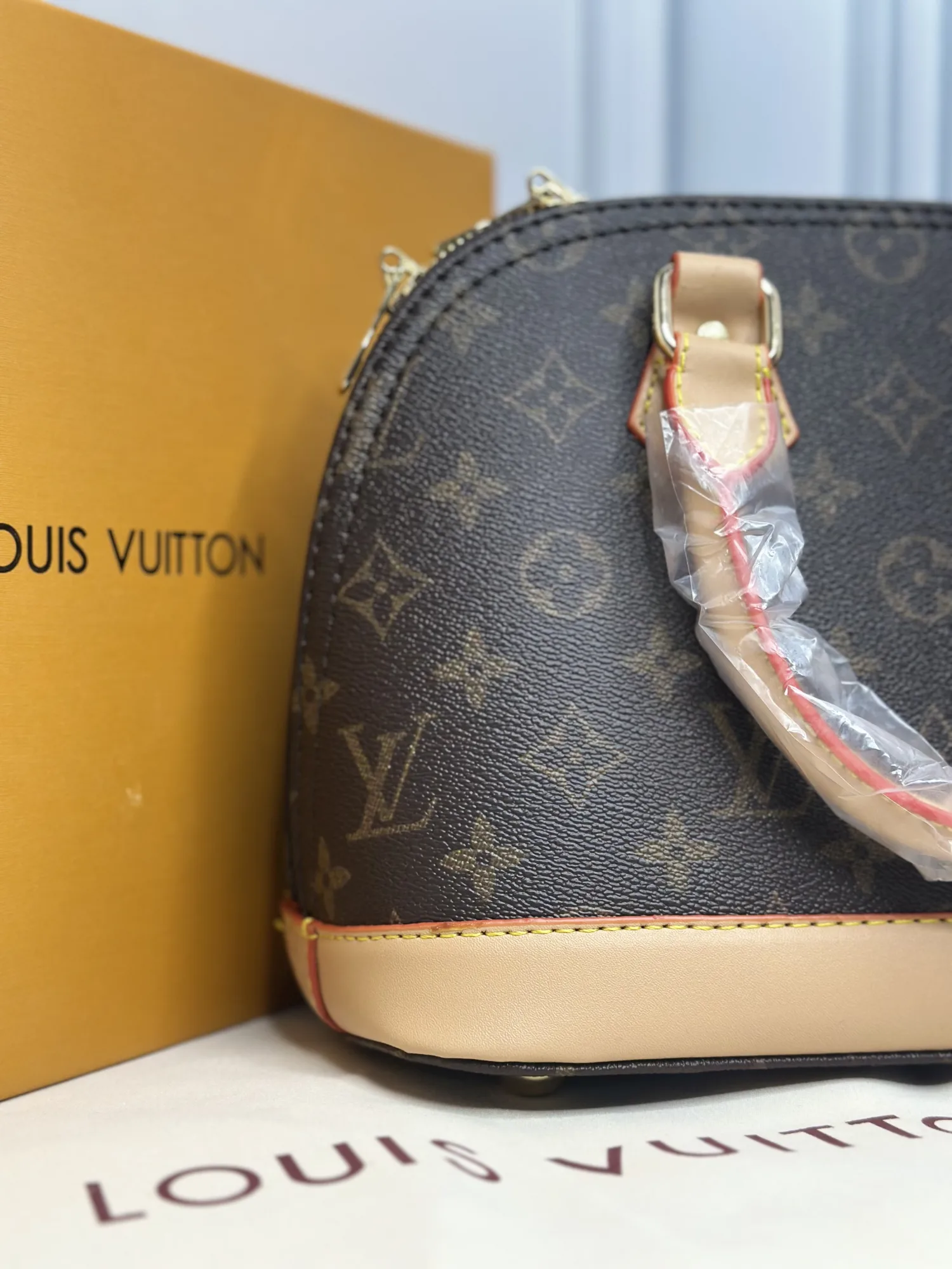 Louis Vuitton  Alma BB