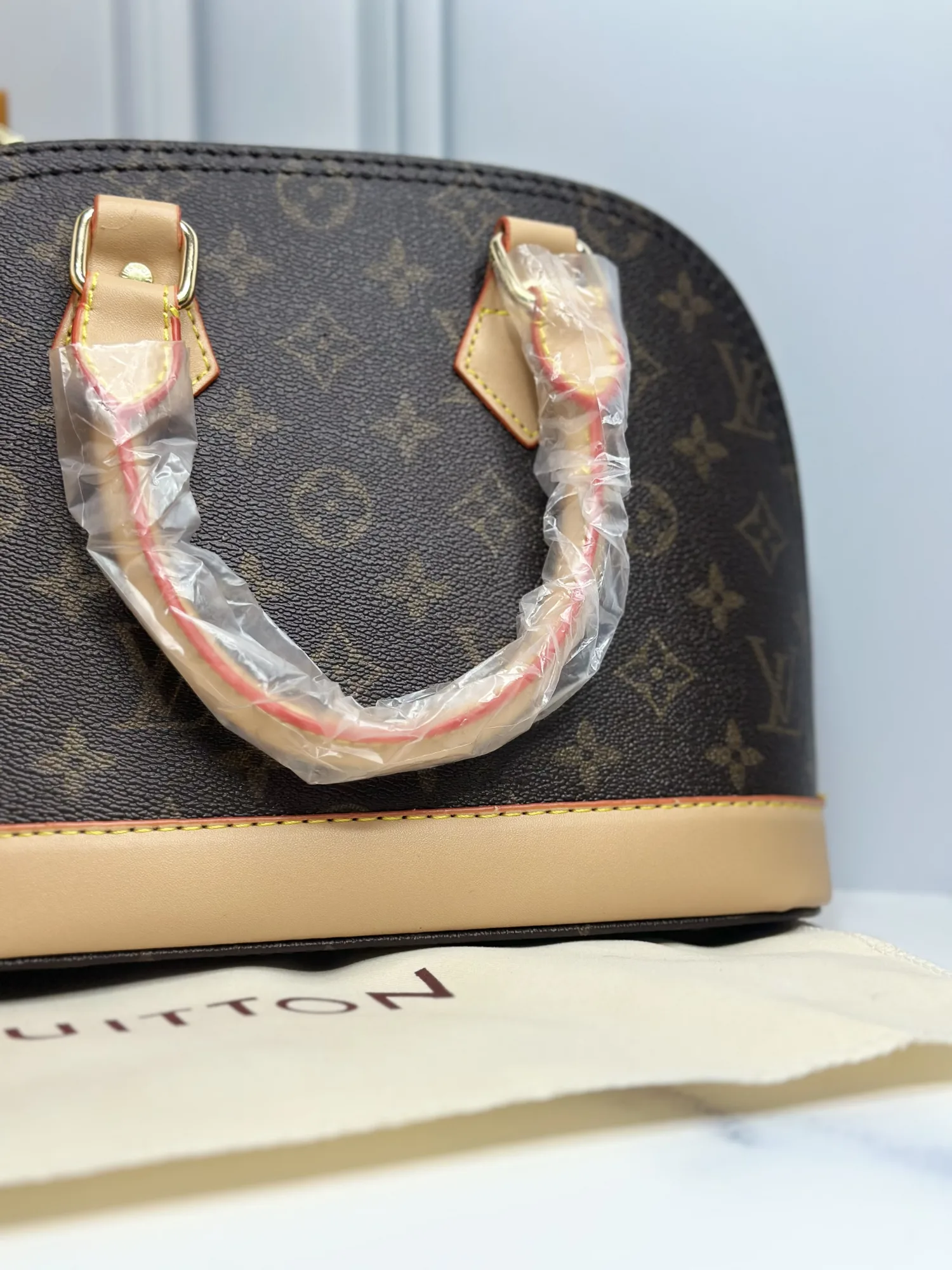 Louis Vuitton  Alma BB