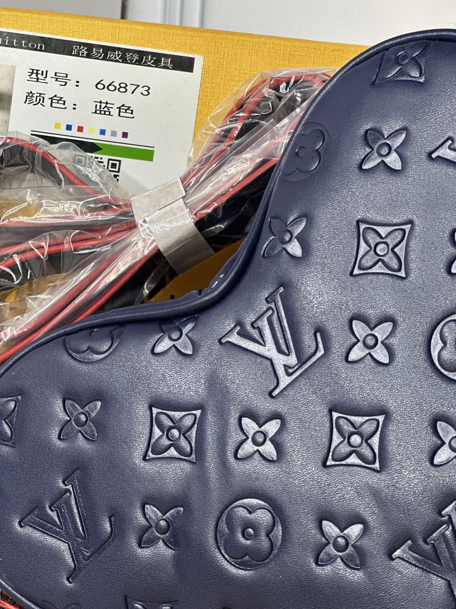 LOUIS VUITTON "Fall in Love"