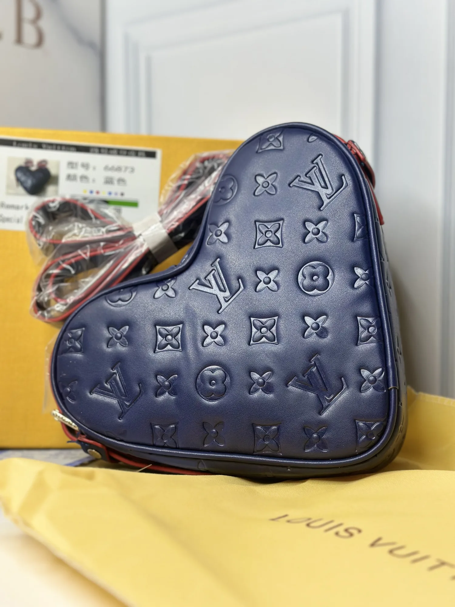 LOUIS VUITTON "Fall in Love"