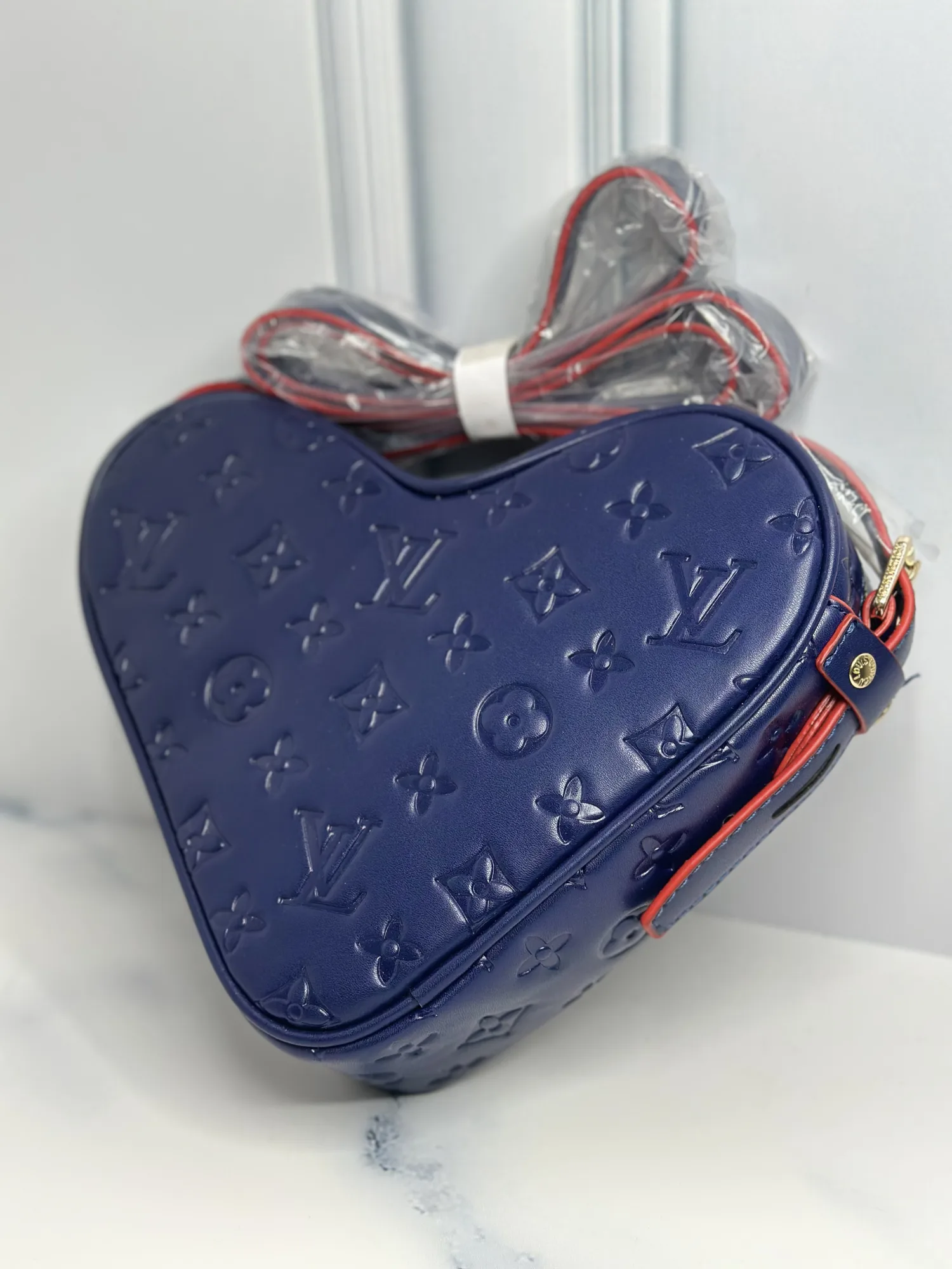 LOUIS VUITTON "Fall in Love"