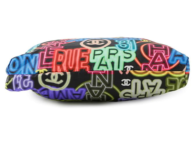 CHANEL 2en1 Matelasse Grained Calfskin Nylon Eco-Bag.